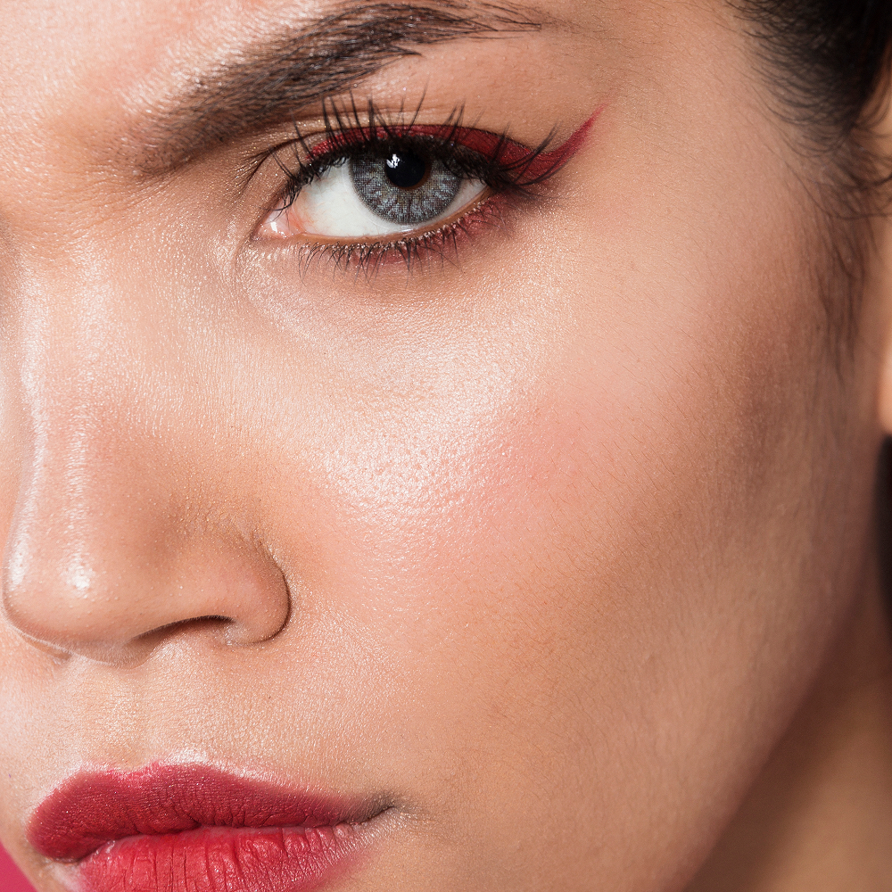 Black &amp; Gold Lash Defining Mascara